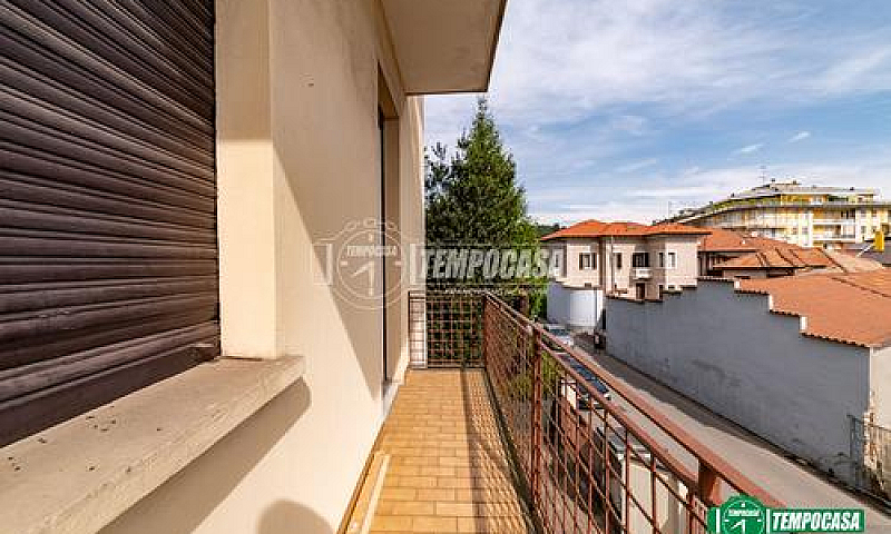 Trilocale In Zona Ce...
