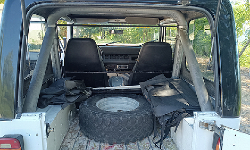 Jeep Wrangler Yj 2.5...