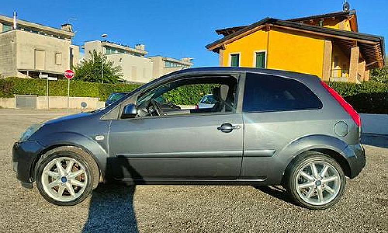 Ford Fiesta 1.2 Benz...