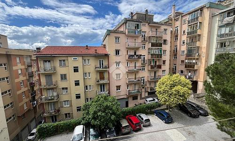 4 Locali A Trieste...