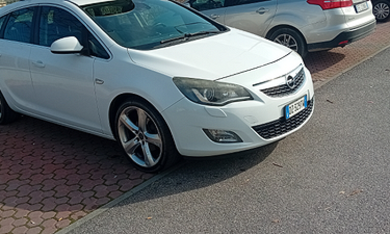 Opel Astra J 1,6 Tur...