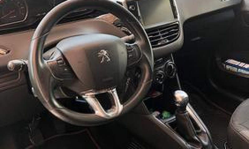 Peugeot 208 1.2 Spor...