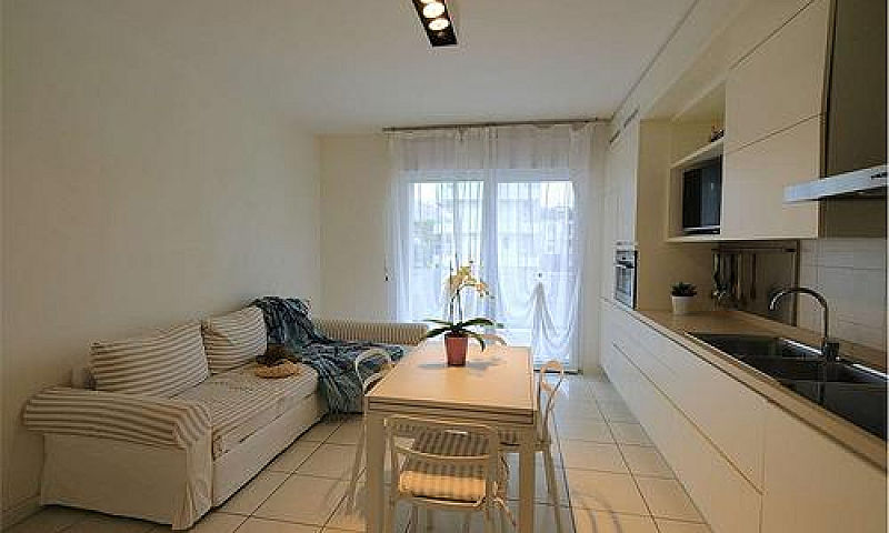 Rif. V5030 Piazza Br...