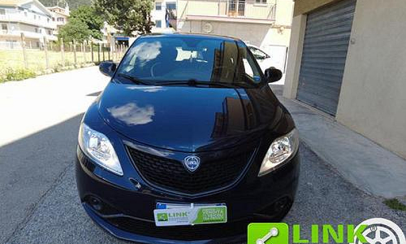 Lancia Ypsilon 1.2 6...
