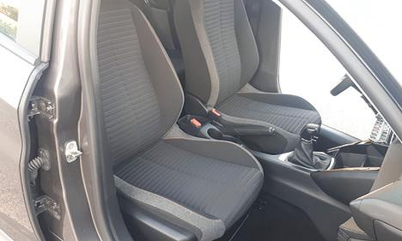 Peugeot 208 Puretech...
