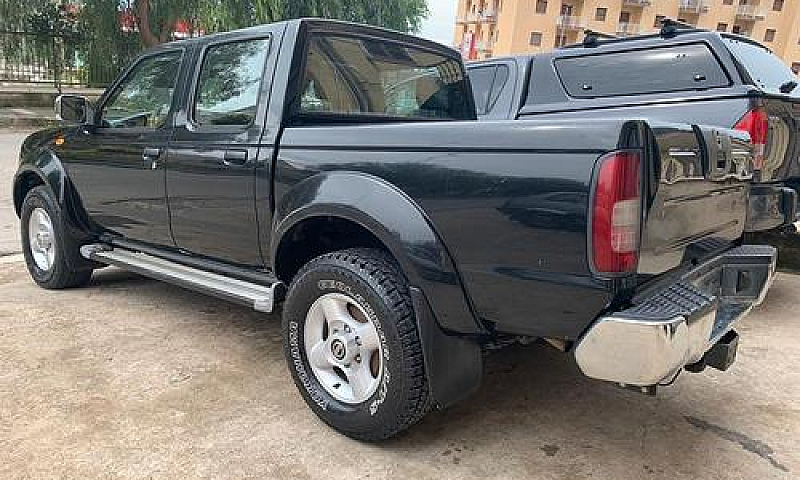 Nissan Navara 2.5 Tu...