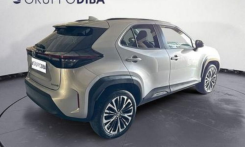 Toyota Yaris Cross 1...