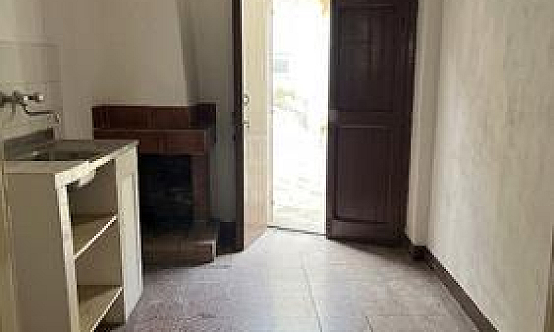 Vendita Casa+Magazzi...