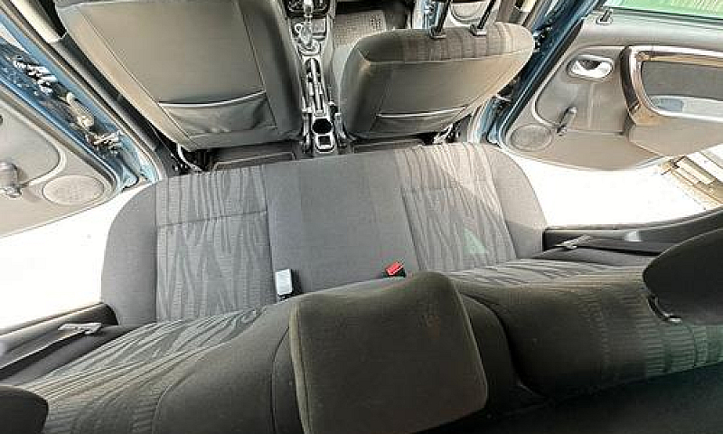 Dacia Duster 1A Seri...