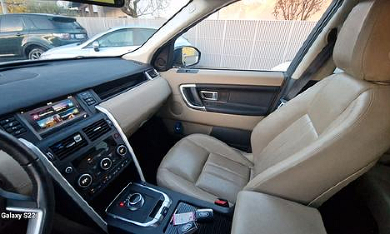 Land Rover Discovery...