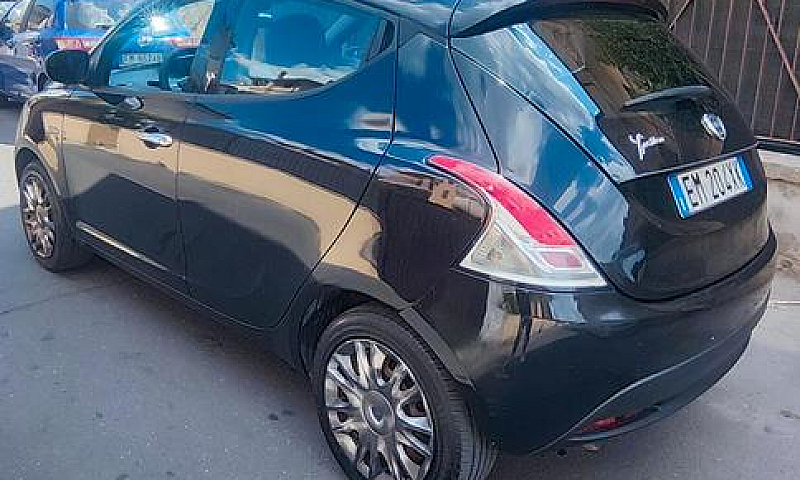 Lancia Ypsilon 1.2 6...