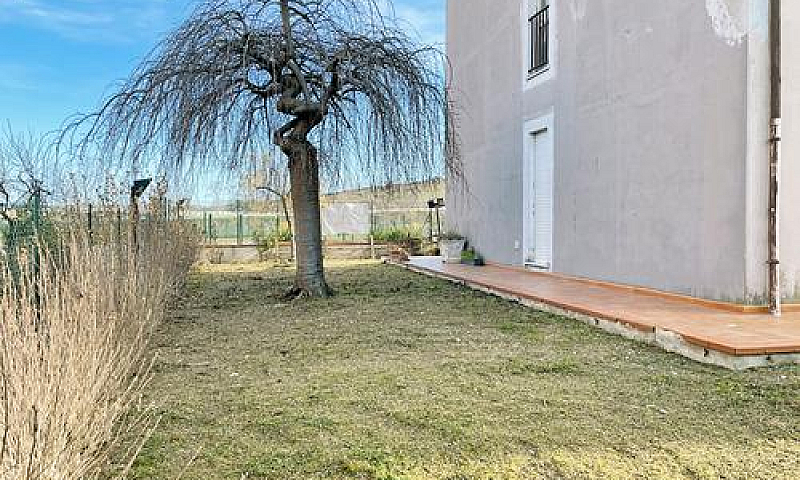 Villino Con Giardino...