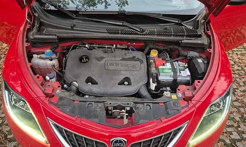 Lancia Ypsilon Ecoch...