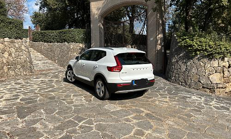 Volvo Xc40 (2017-->)...