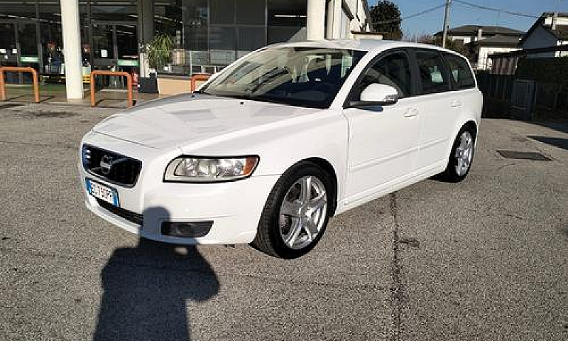 Volvo V50 Drive Pola...
