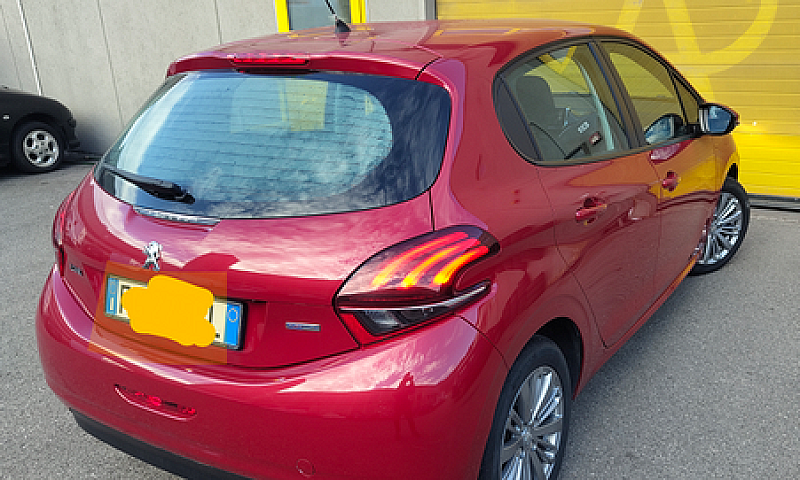 Peugeot 208...