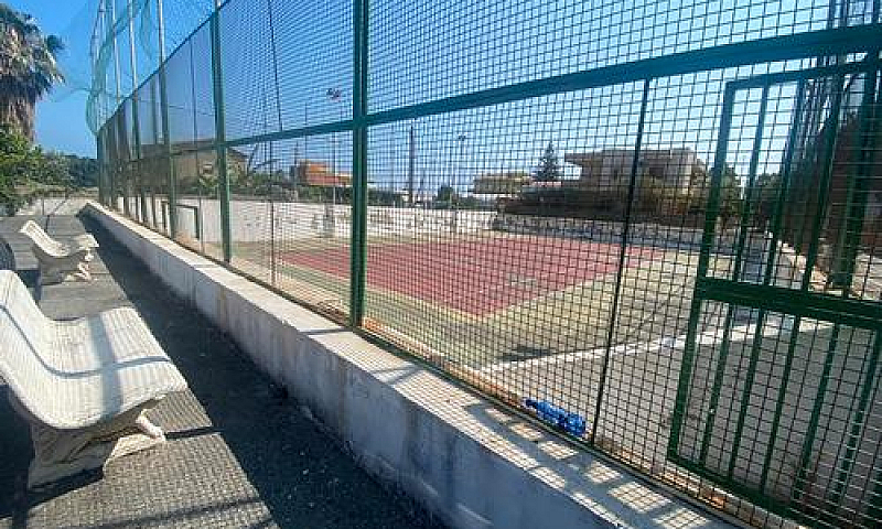 Trivani Con Veranda ...