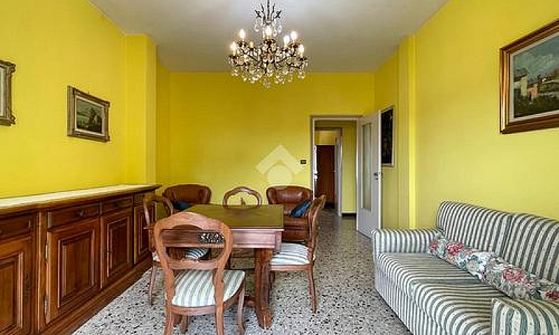3 Locali A Canelli...