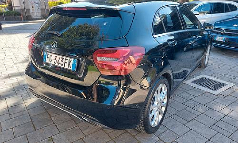 Mercedes-Benz A 200 ...