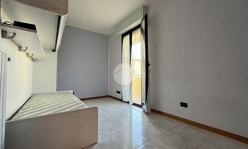 3 Locali A Rimini...