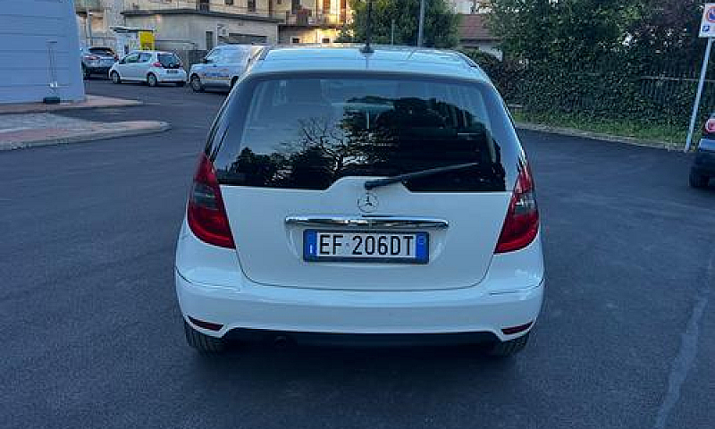 Mercedes-Benz A 180 ...