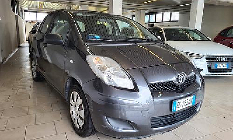 Toyota Yaris 1.0 5 P...