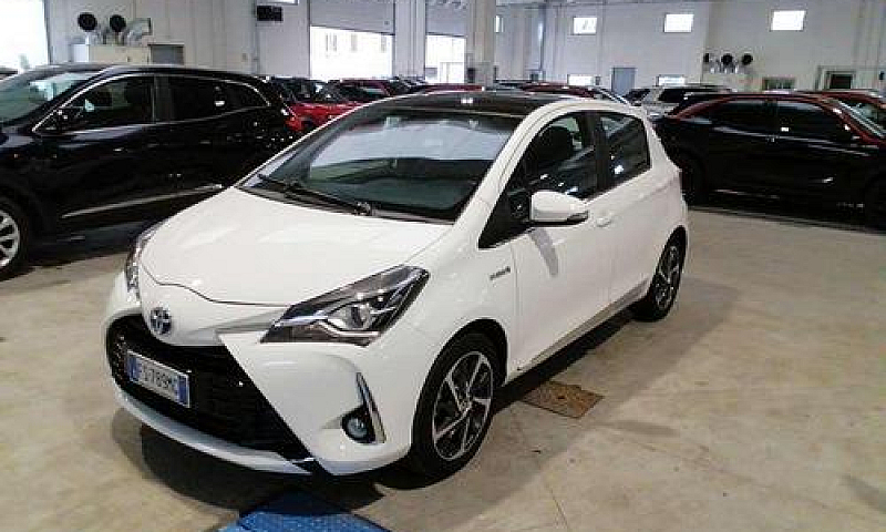 Toyota Yaris 1.5 Hyb...