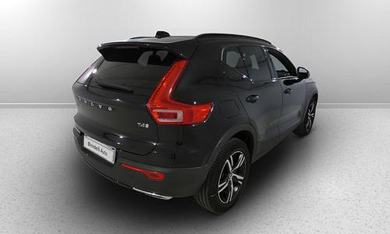 Volvo Xc40 (2017-->)...