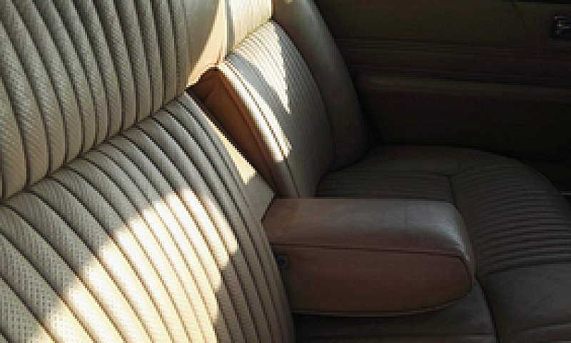 Jaguar Xj6...