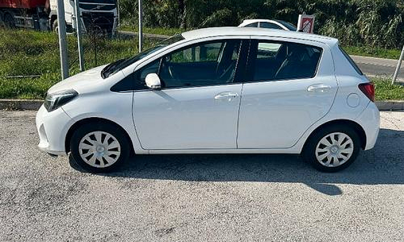 Toyota Yaris 1.3 Bz ...