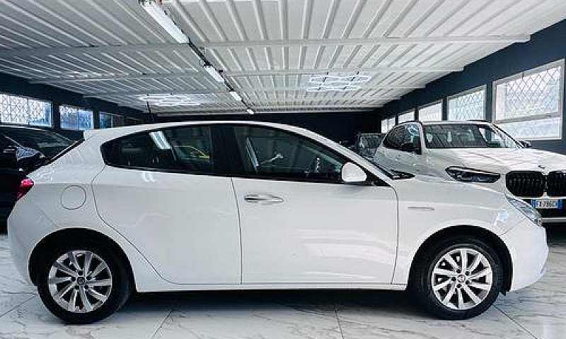 Alfa Romeo Giulietta...