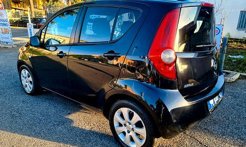 Opel Agila 1.2 16V 8...