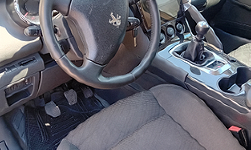 Peugeot 3008 1.6 Hdi...