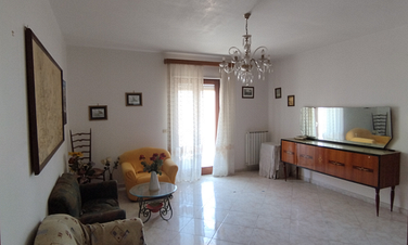 Ampio Appartamento C...