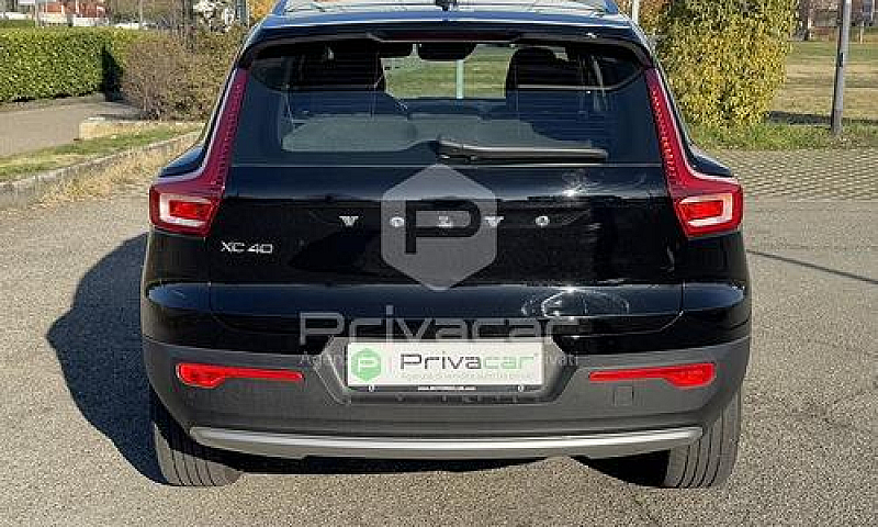 Volvo Xc40 T2 Moment...