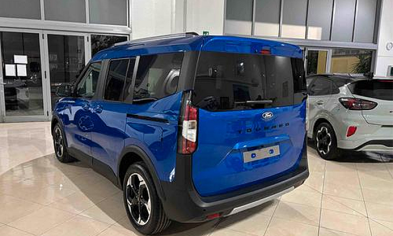 Ford Tourneo Courier...