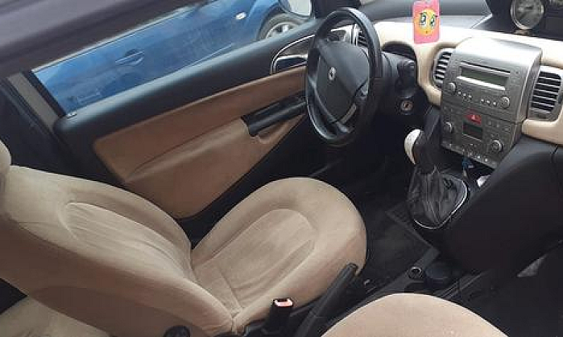 Lancia Ypsilon 2ª Se...