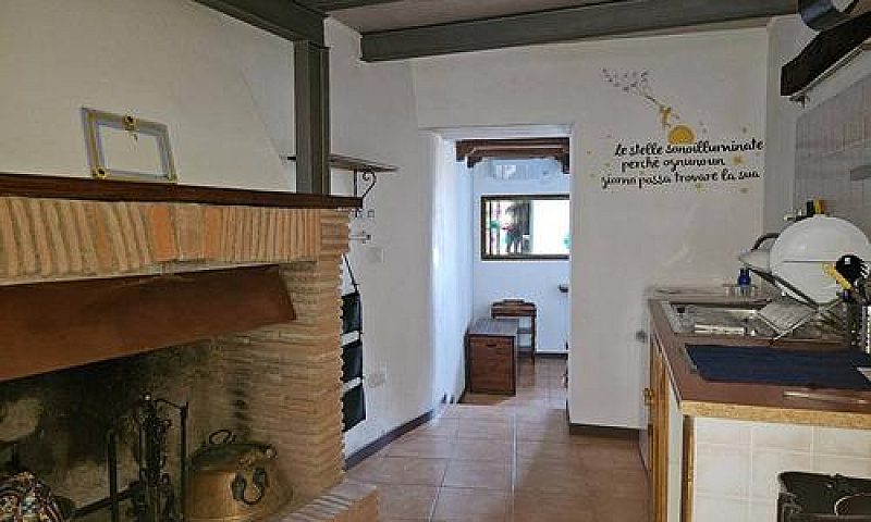 Casa Indipendente Um...