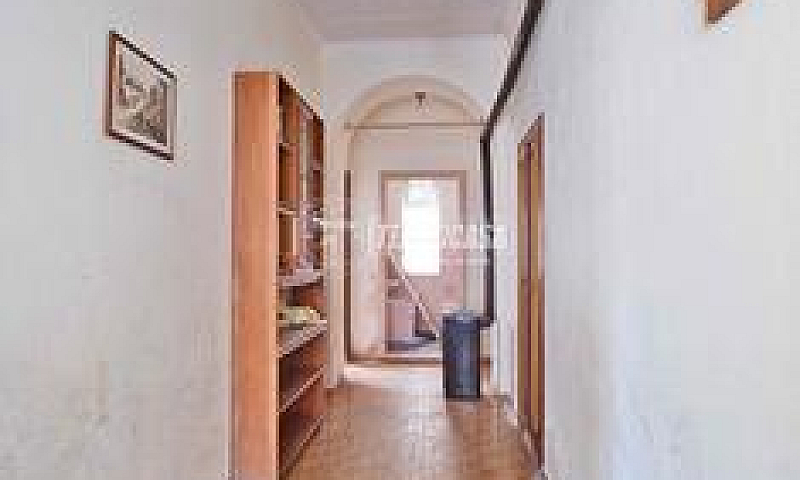 Casa Di Corte Con Po...
