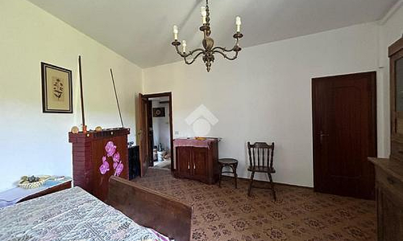 3 Locali A Baschi...