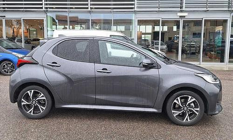 Toyota Yaris 1.5H Tr...