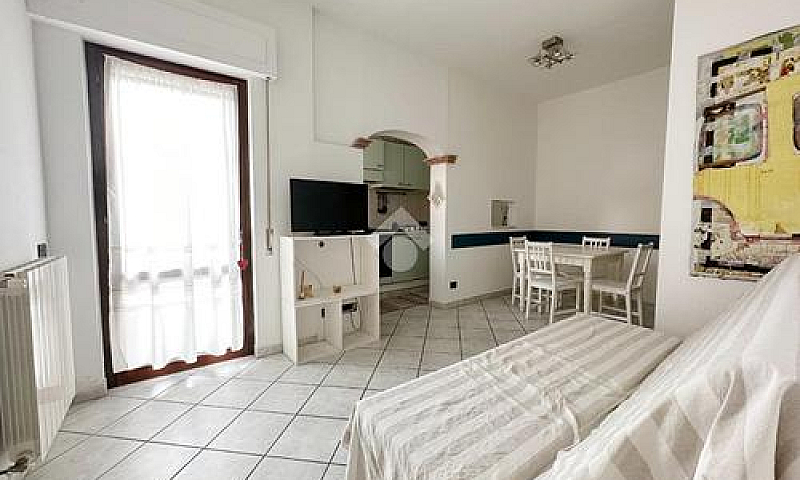 3 Locali A Carrara...