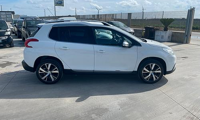Peugeot 2008 1.6 E-H...