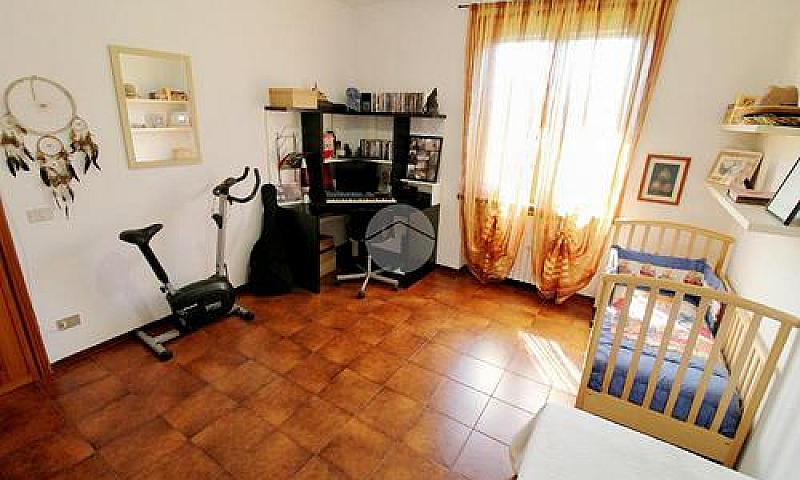 4 Locali A Colorno...