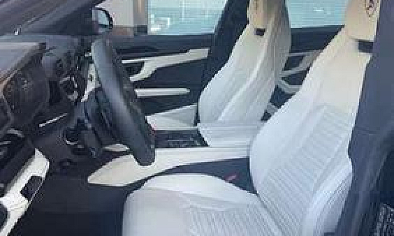 Lamborghini Urus Uru...