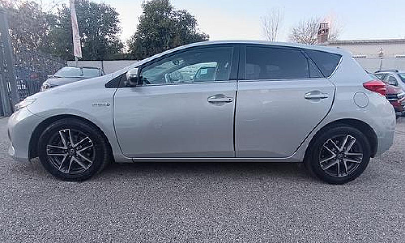 Toyota Auris 1.8 Hyb...