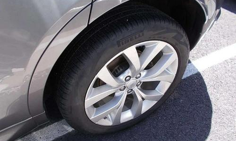 Land Rover Discovery...