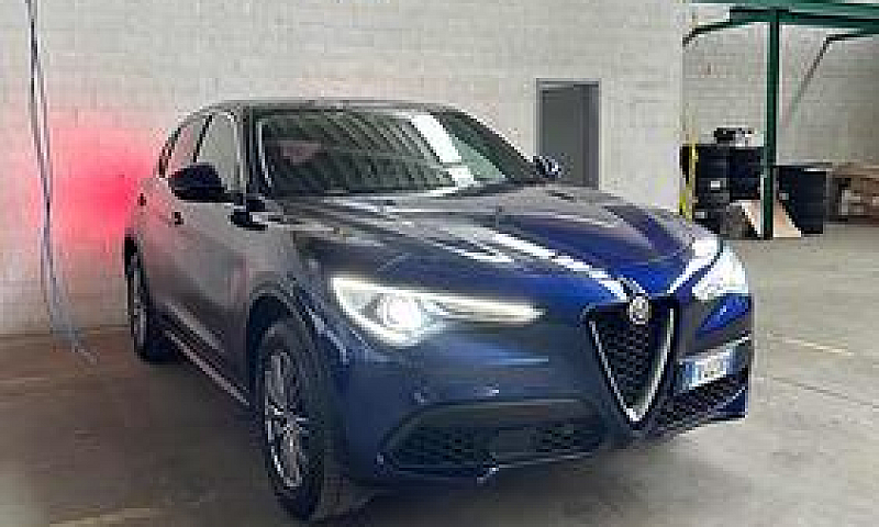 Alfa Romeo Stelvio 2...