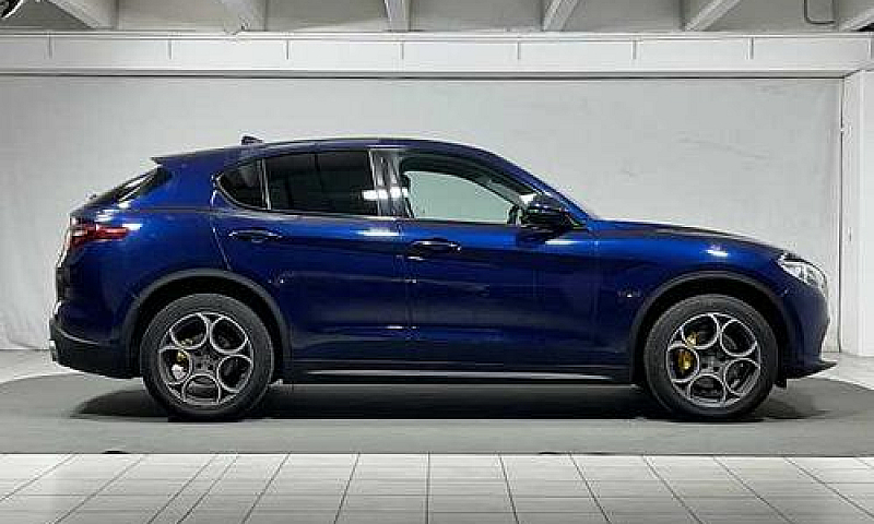 Alfa Romeo Stelvio 2...