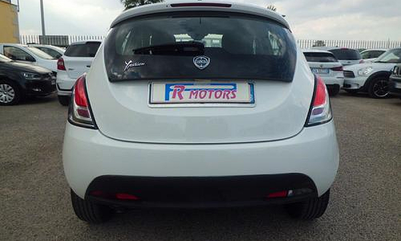 Lancia Ypsilon 1.3 M...